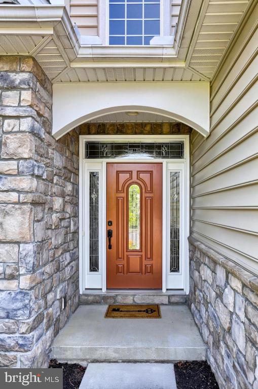323 Spurrier Drive Lititz, PA 17543 - Photo 2 of 39