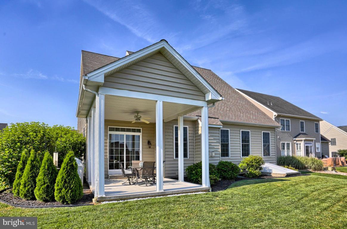 323 Spurrier Drive Lititz, PA 17543 - Photo 6 of 39