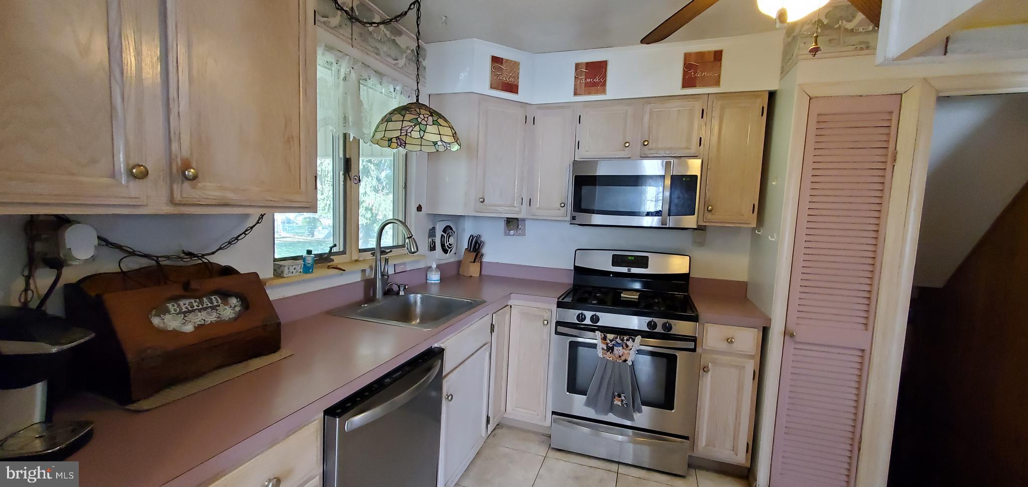 30 Russell Road Willow Grove, PA 19090 - Photo 8 of 17 Gallery Image 8