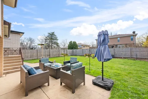 $750,000 | 8709 West Madison Drive, Niles, IL 60714