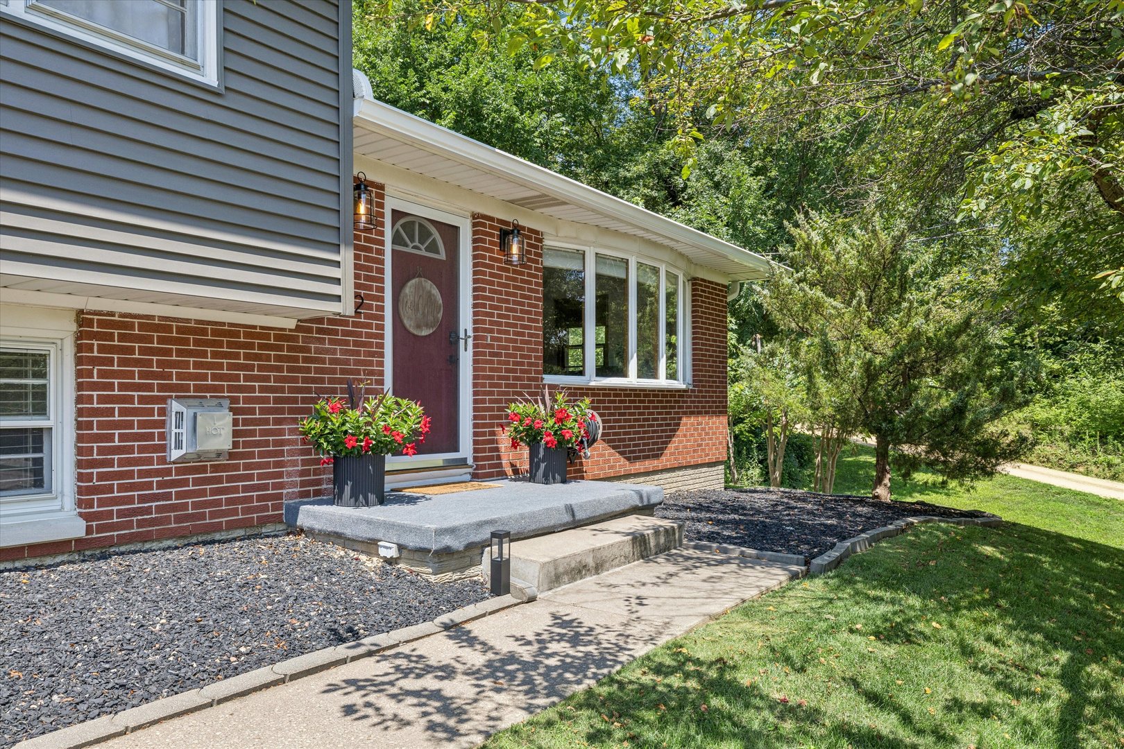 702 15th Avenue Northwest Clinton, IA 52732 - Photo 15 of 48