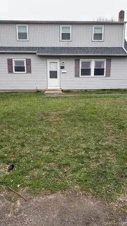 $4,300 | Undisclosed Address, Wyandanch, NY 11798