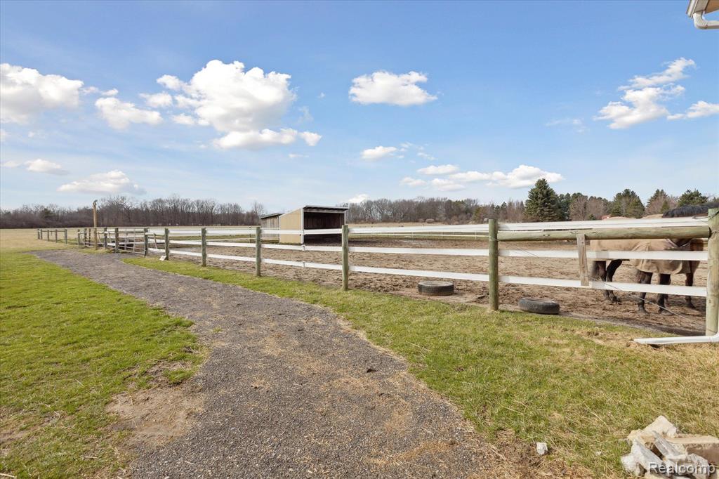 4163 North Gale Road Davison, MI 48423 - Photo 42 of 60
