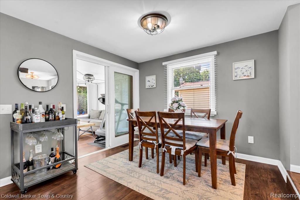 355 Rivard Boulevard Waterford, MI 48327 - Photo 14 of 43