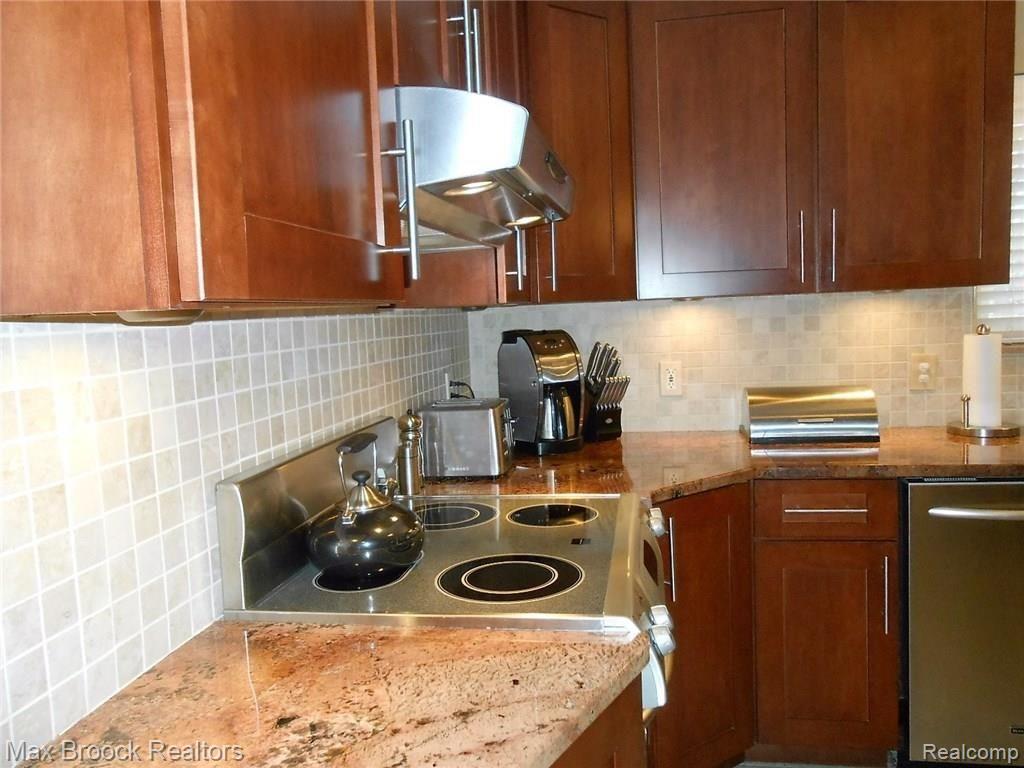 2775 Acorn Road Bloomfield Hills, MI 48302 - Photo 12 of 49 Kitchen