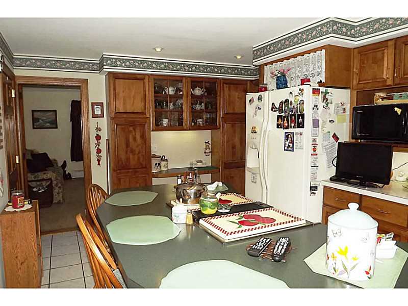 237 Harris Road Smithfield, RI 02917 - Photo 4 of 24 Kitchen.