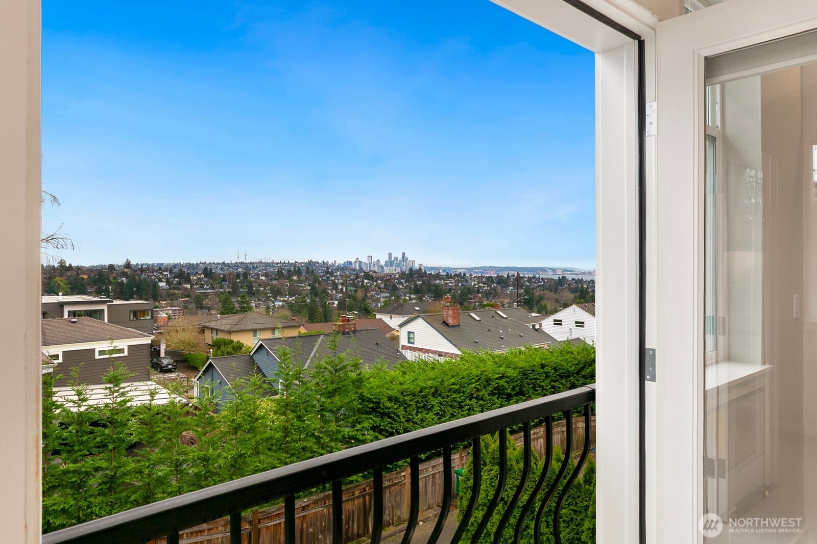 3048 39th Avenue West Seattle, WA 98199 - Photo 25 of 33