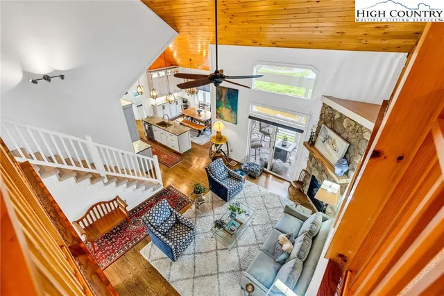 a view of an outdoor space