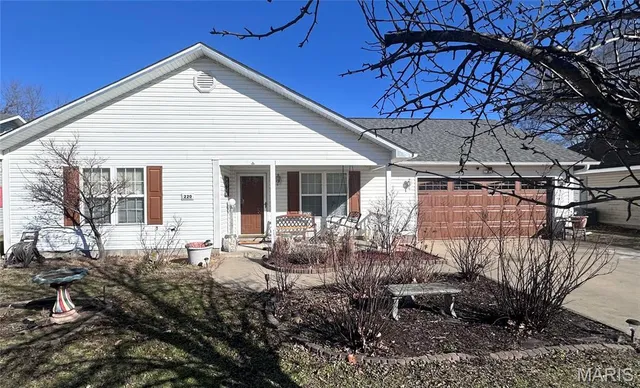 $185,000 | 220 Sharp Avenue, Sikeston, MO 63801