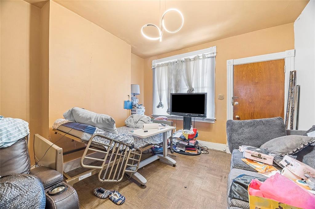 1134 Taggart Street McKees Rocks, PA 15136 - Photo 3 of 8 Gallery Image 3