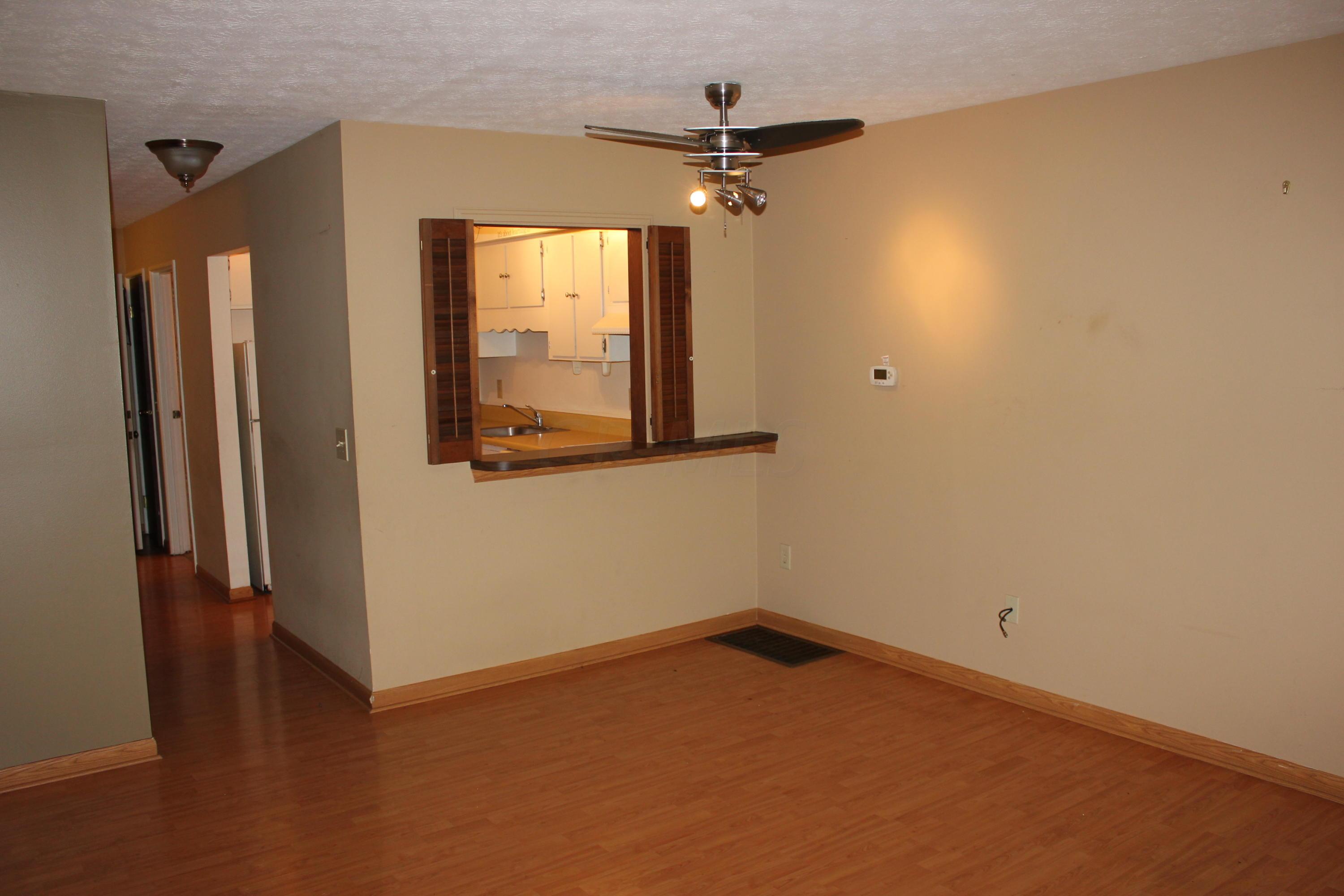 466 Shell Court West Columbus, OH 43213 - Photo 4 of 12