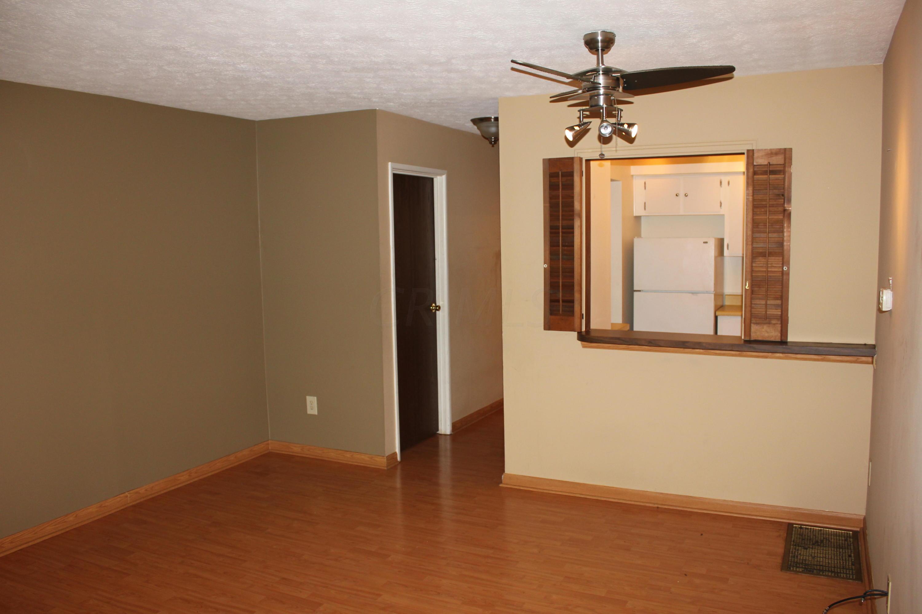 466 Shell Court West Columbus, OH 43213 - Photo 5 of 12