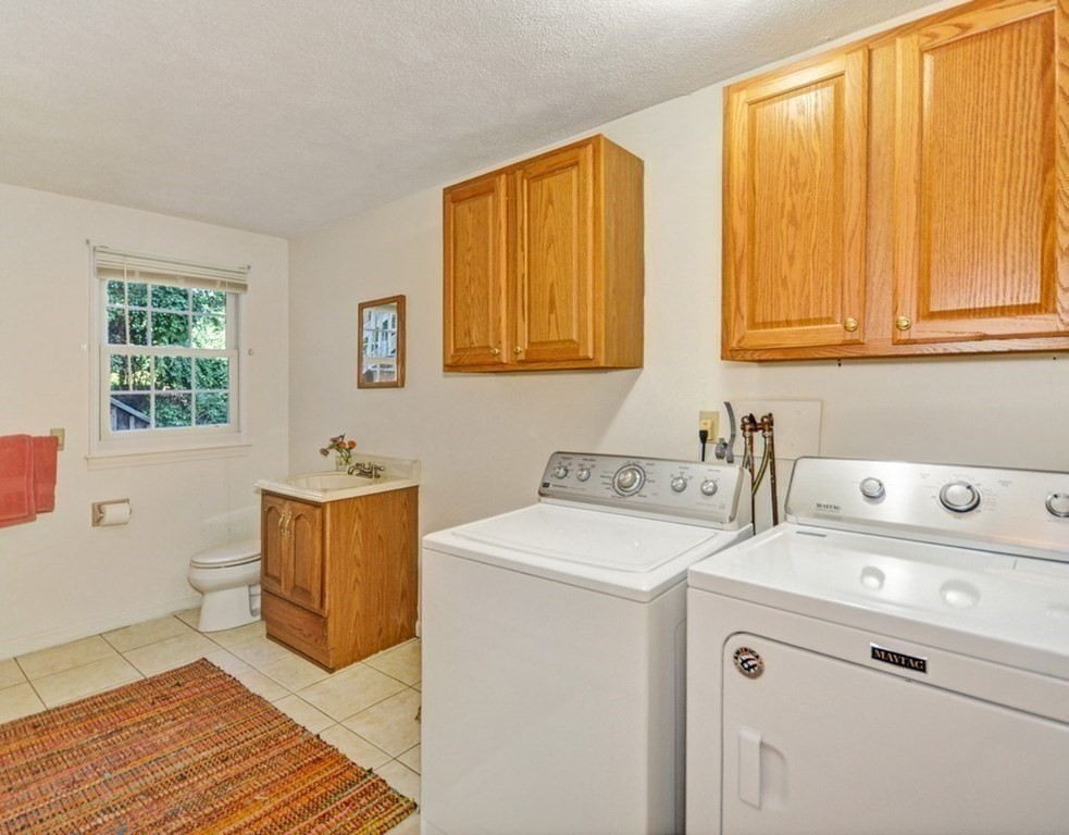 18 Robinwood Road Acton, MA 01720 - Photo 15 of 22 Gallery Image 15