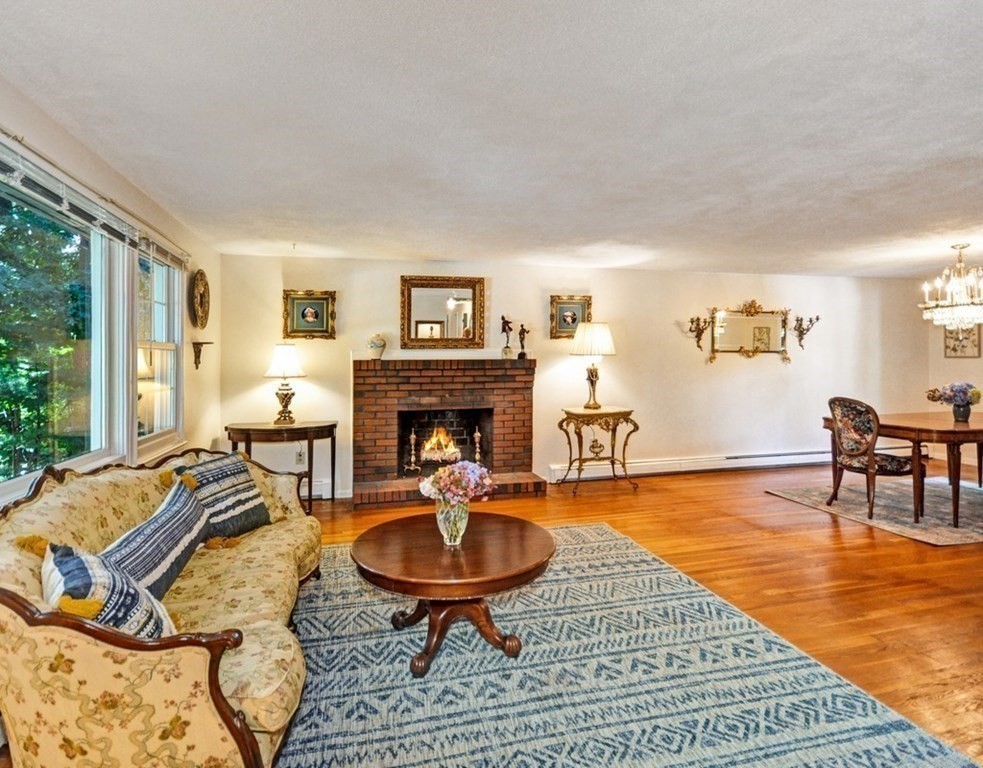 18 Robinwood Road Acton, MA 01720 - Photo 3 of 22 Gallery Image 3