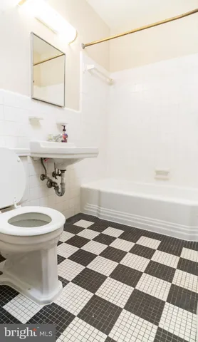 $1,800 | 10500 Montrose Avenue, Unit M4, Rockville, MD 20852