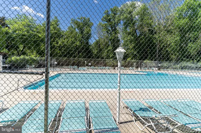 $1,800 | 10500 Montrose Avenue, Unit M4, Rockville, MD 20852