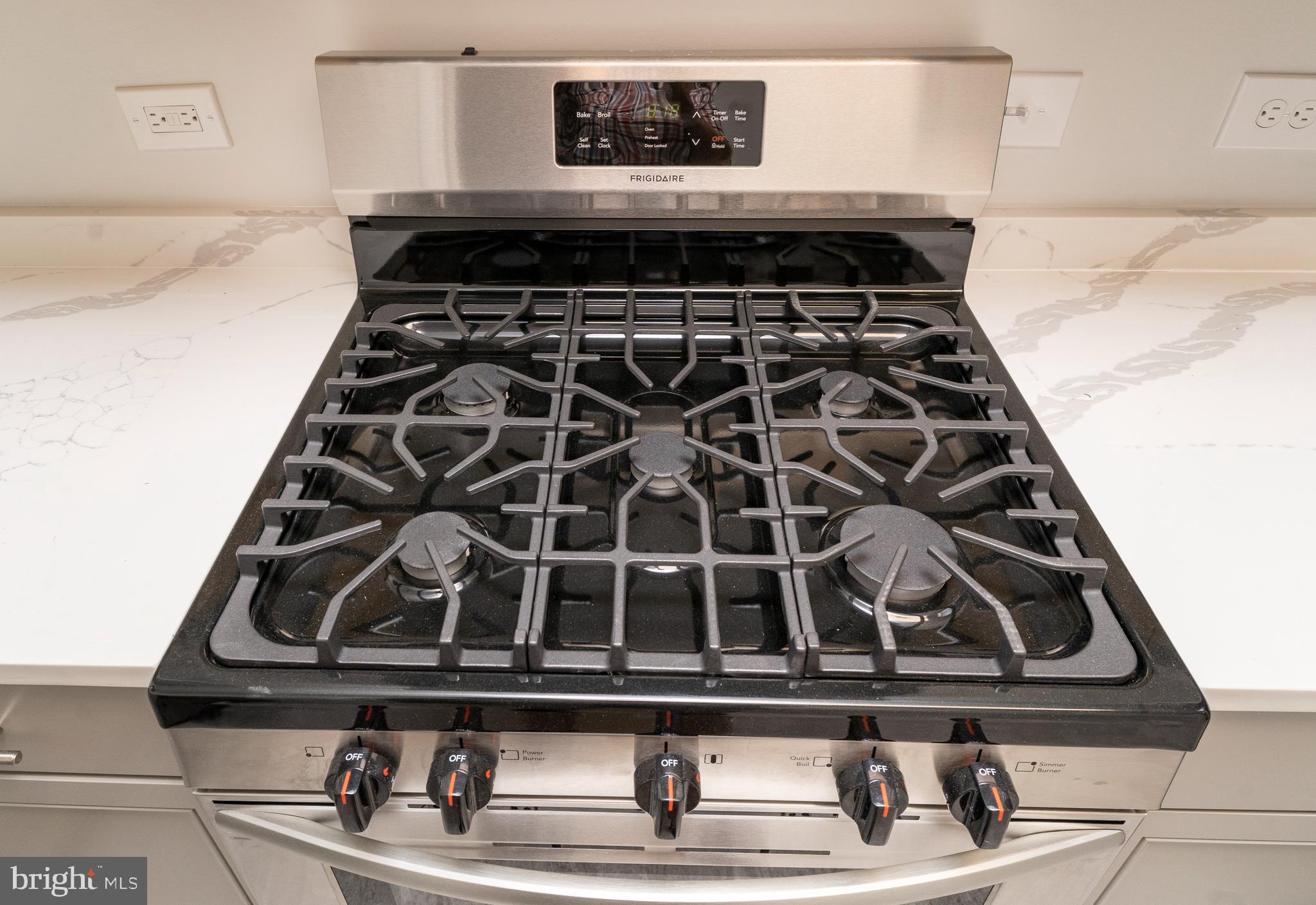 10500 Montrose Avenue, Unit M4 Rockville, MD 20852 - Photo 4 of 17 a close view of a stove top oven