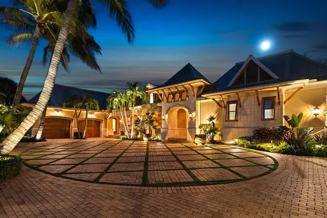 $10,895,000 | 1000 East Railroad Avenue, Boca Grande, FL 33921