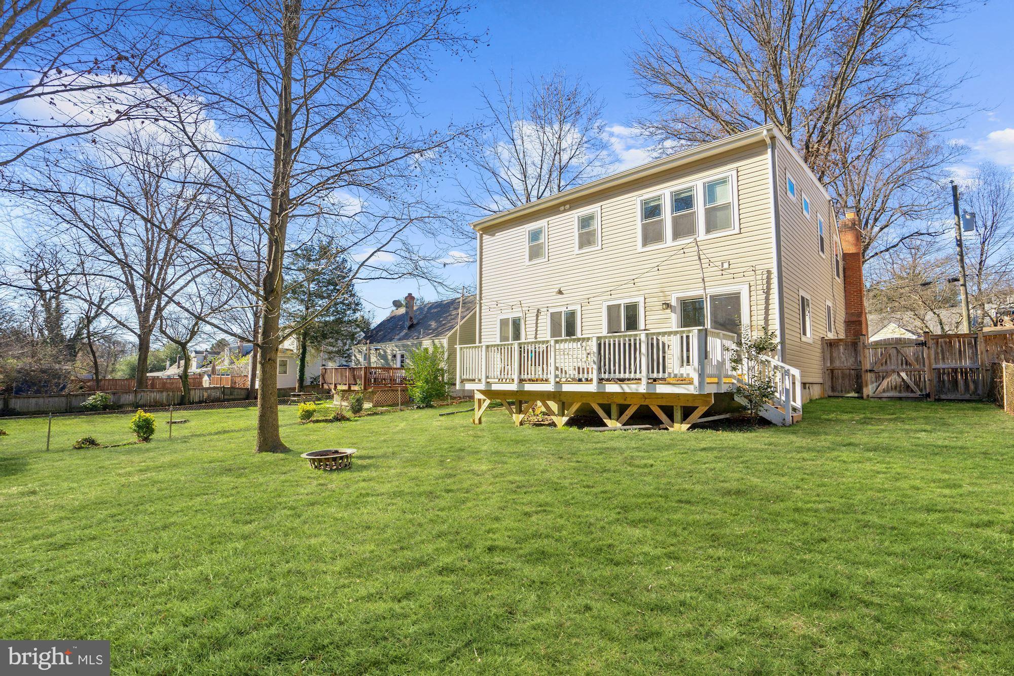 2809 Bolling Road Falls Church, VA 22042 - Photo 27 of 39 Outside space for entertaining