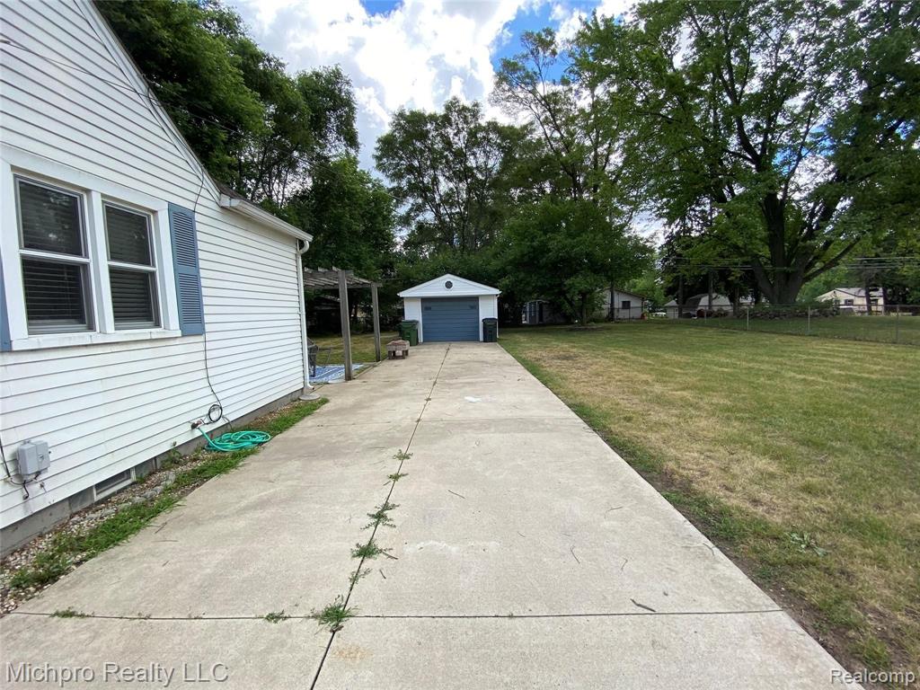 47474 Ryan Road Utica, MI 48317 - Photo 10 of 27