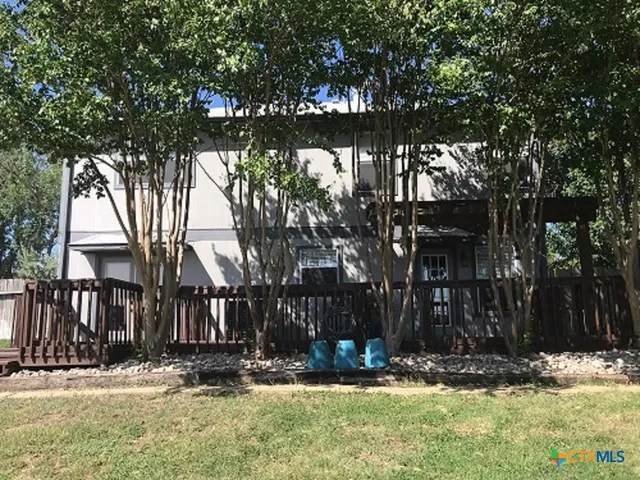 a view of street with tree s