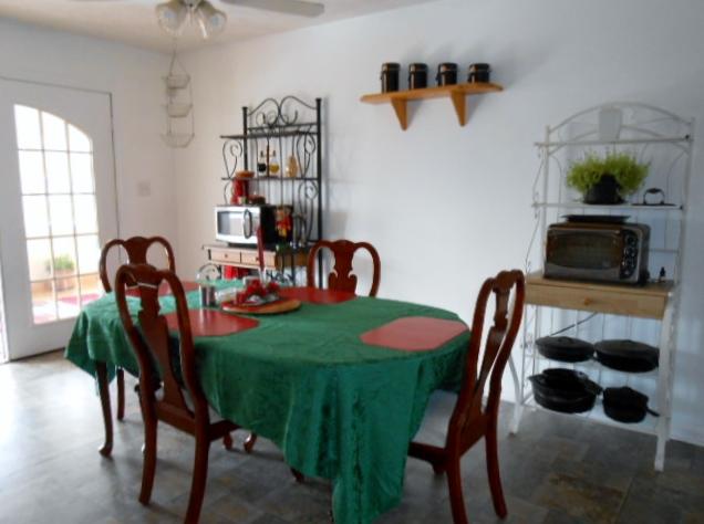 1104 Promise Land Road Charlotte, TN 37036 - Photo 5 of 20 Eat-in Kitchen
