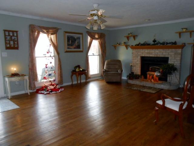 1104 Promise Land Road Charlotte, TN 37036 - Photo 6 of 20 Large living room with fireplace