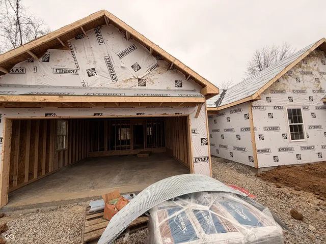 $299,900 | 553 Mill Springs, Coatesville, IN 46121