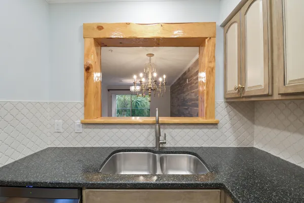 a close view of sink and tap