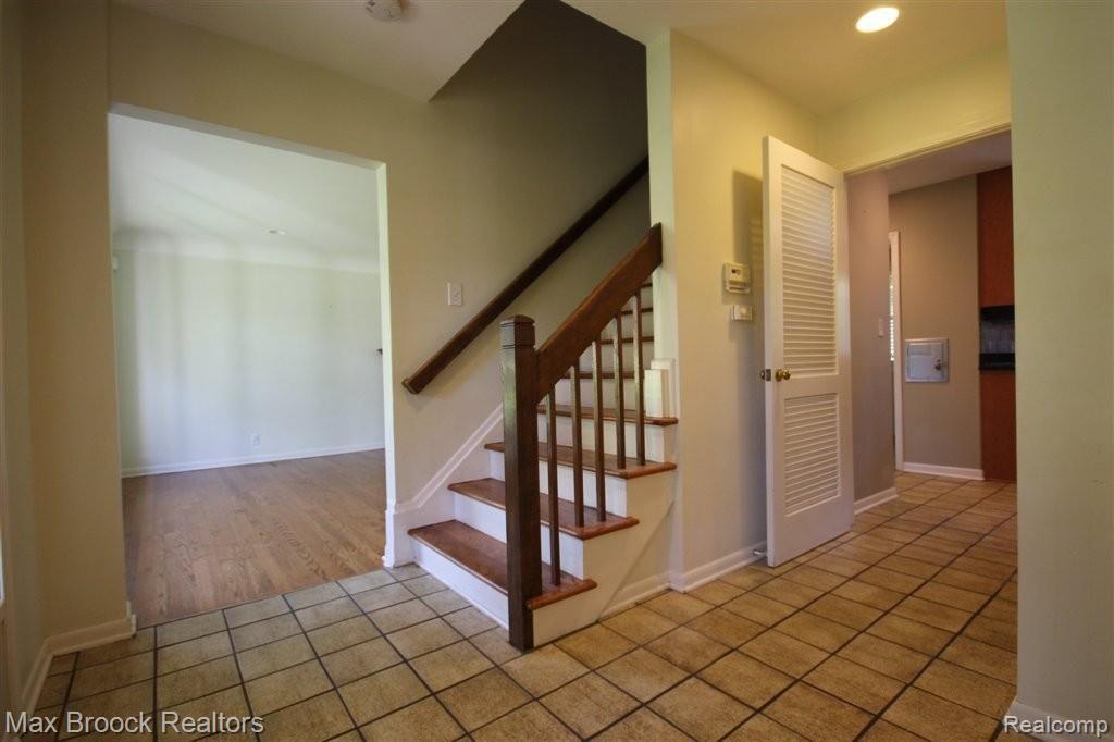 4176 Fieldbrook Road West Bloomfield, MI 48323 - Photo 4 of 31 IMG_2277.JPG