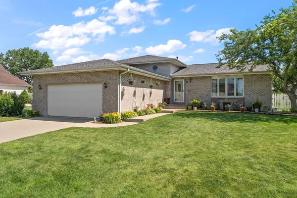 $390,000 | 7531 East 106th Avenue, Crown Point, IN 46307