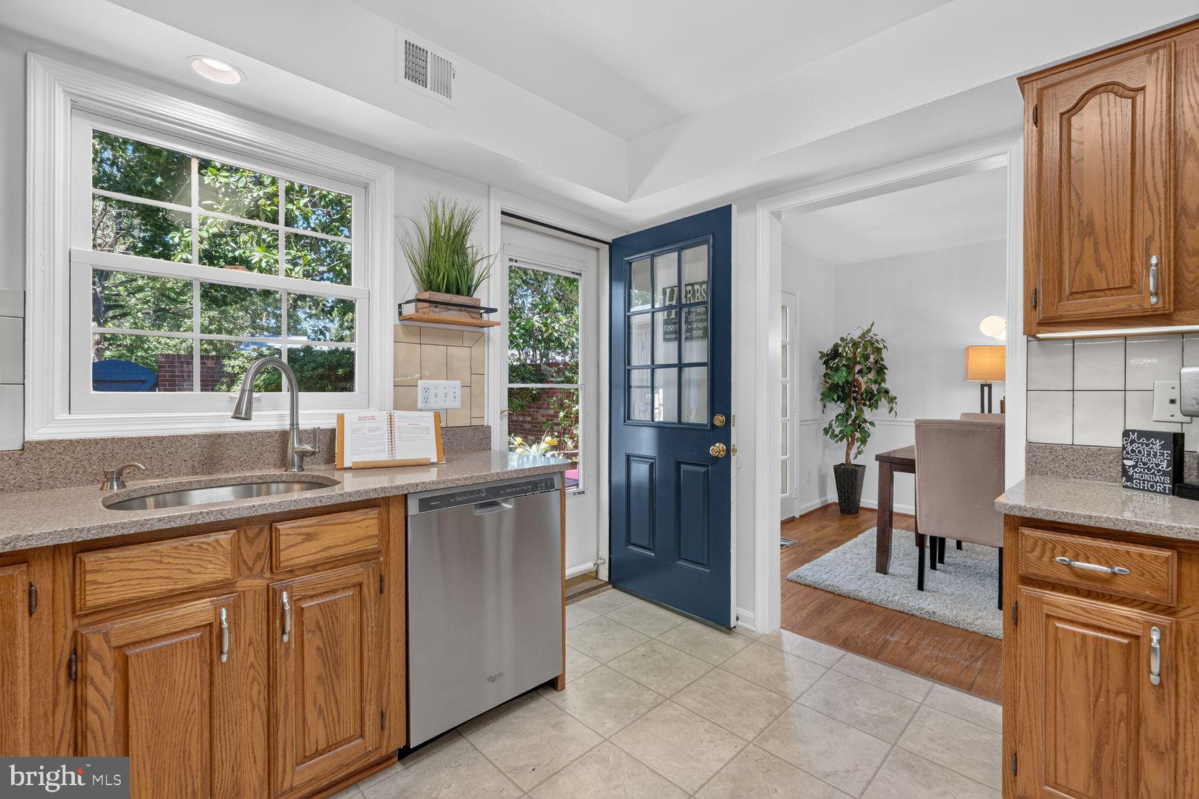8312 Wickham Road Springfield, VA 22152 - Photo 21 of 49 Kitchen