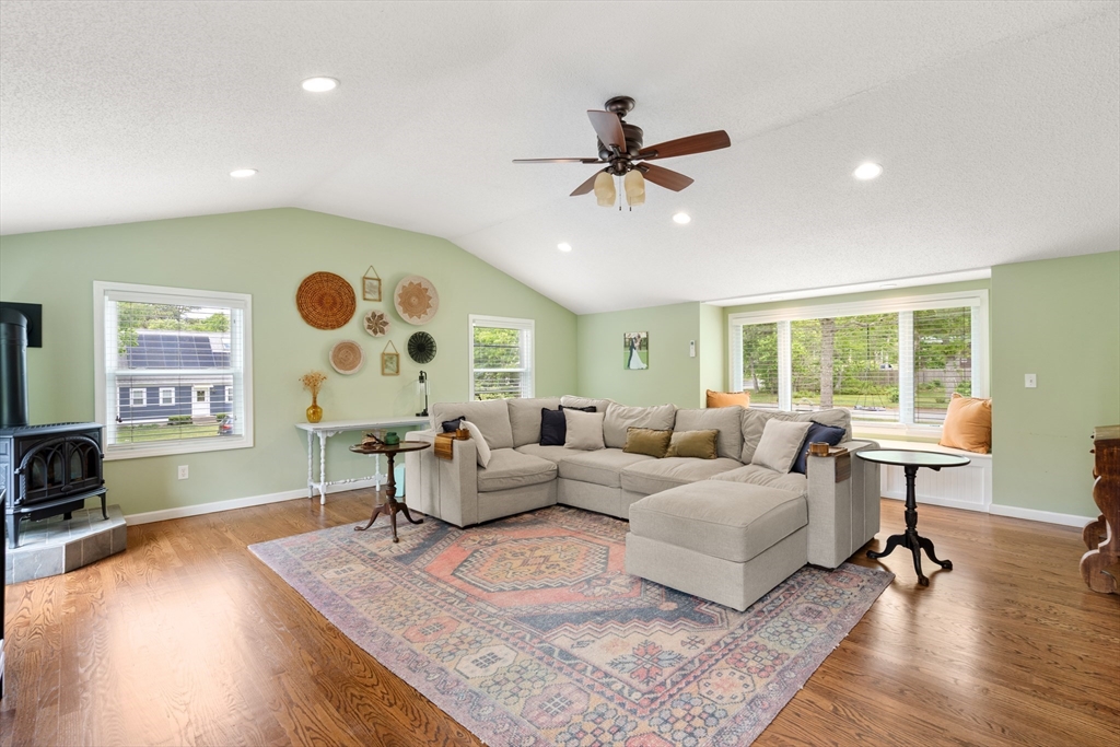 9 Debbies Lane Barnstable, MA 02648 - Photo 7 of 32