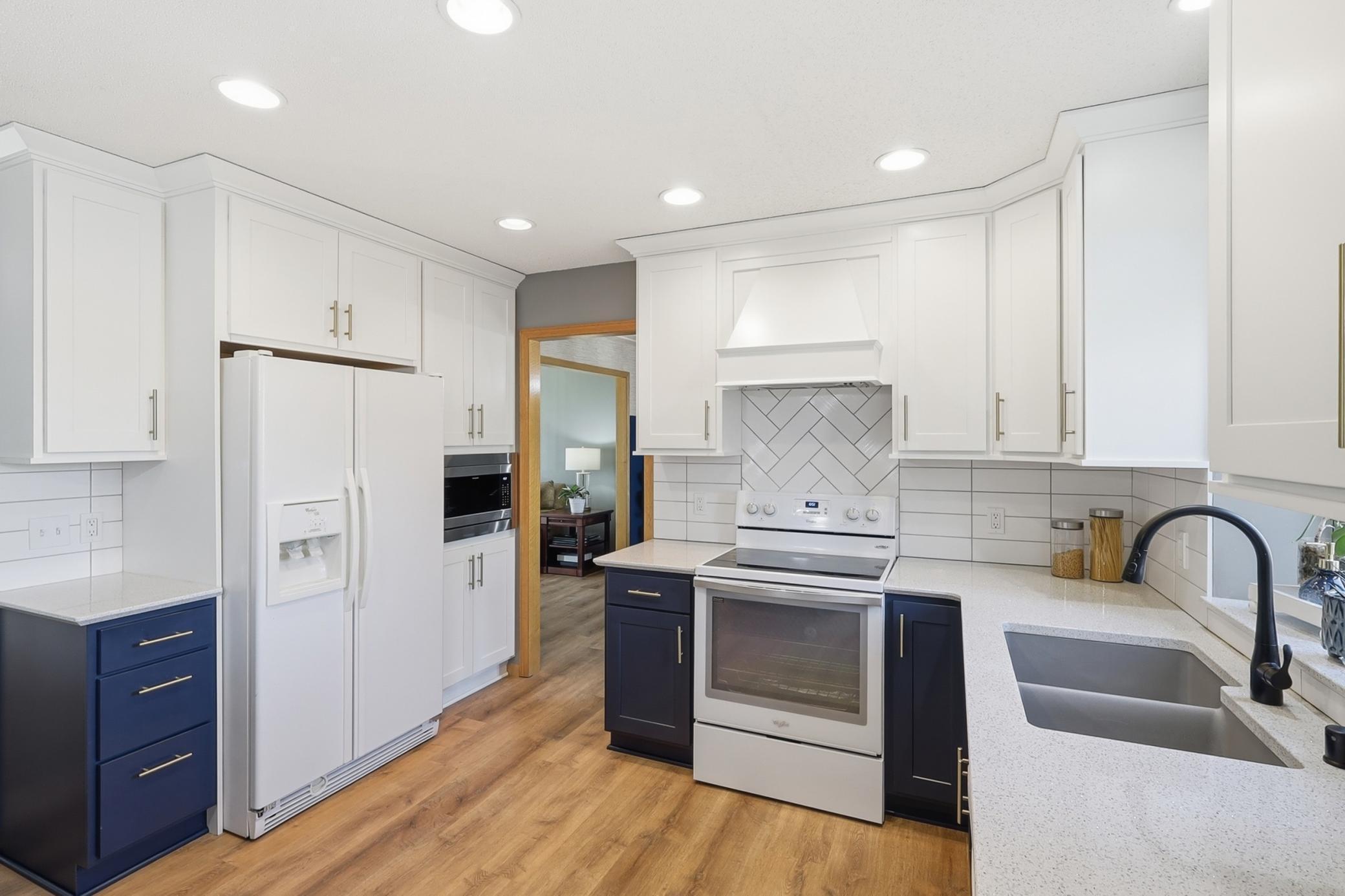 14125 Crocus Way Rosemount, MN 55068 - Photo 11 of 64