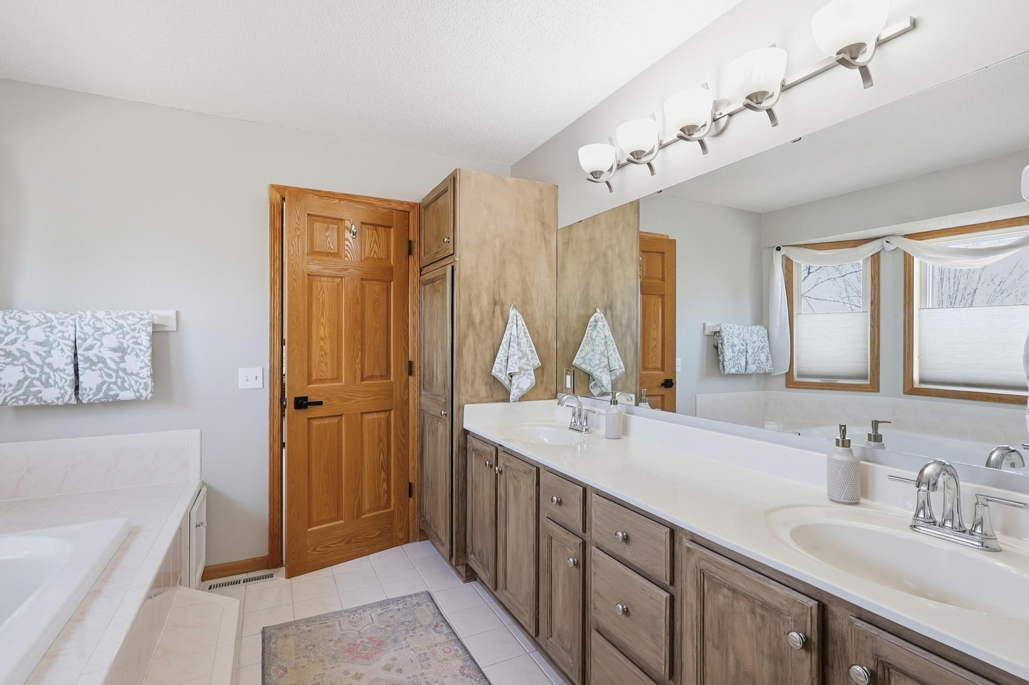 14125 Crocus Way Rosemount, MN 55068 - Photo 27 of 64