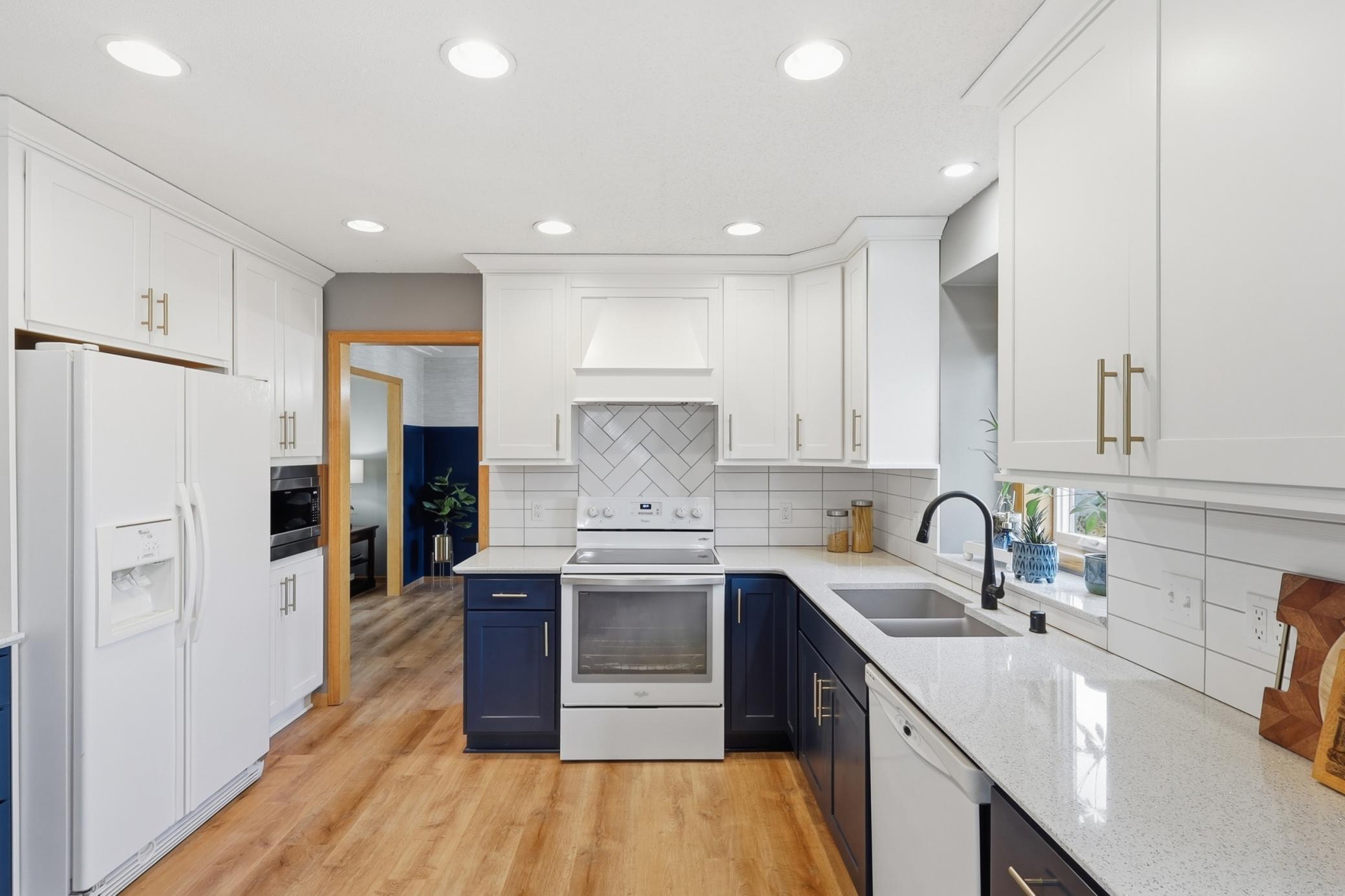 14125 Crocus Way Rosemount, MN 55068 - Photo 8 of 64