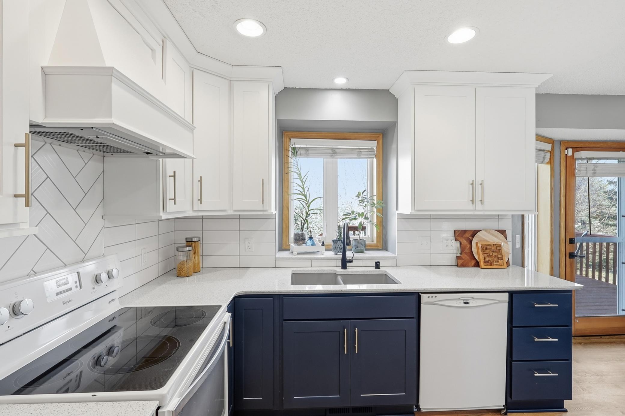 14125 Crocus Way Rosemount, MN 55068 - Photo 10 of 64