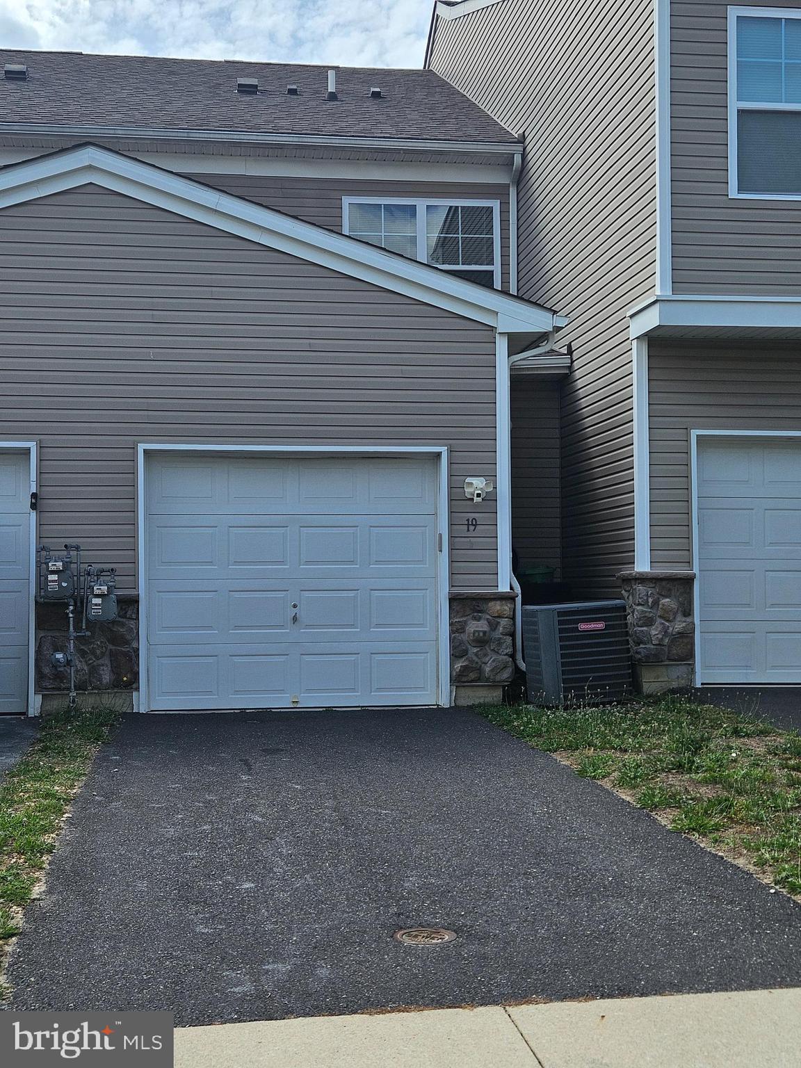 19 Rowand Way East Clementon, NJ 08021 - Photo 2 of 11