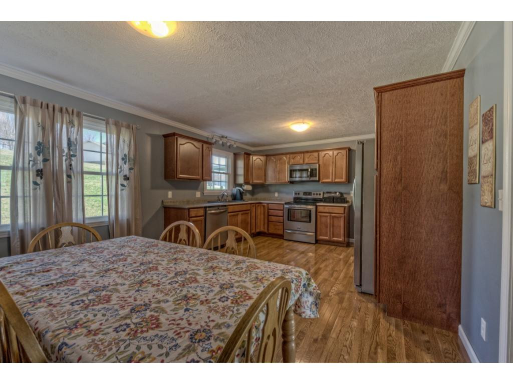 135 Freedom Road Bristol, VA 24201 - Photo 7 of 24 Photo 7