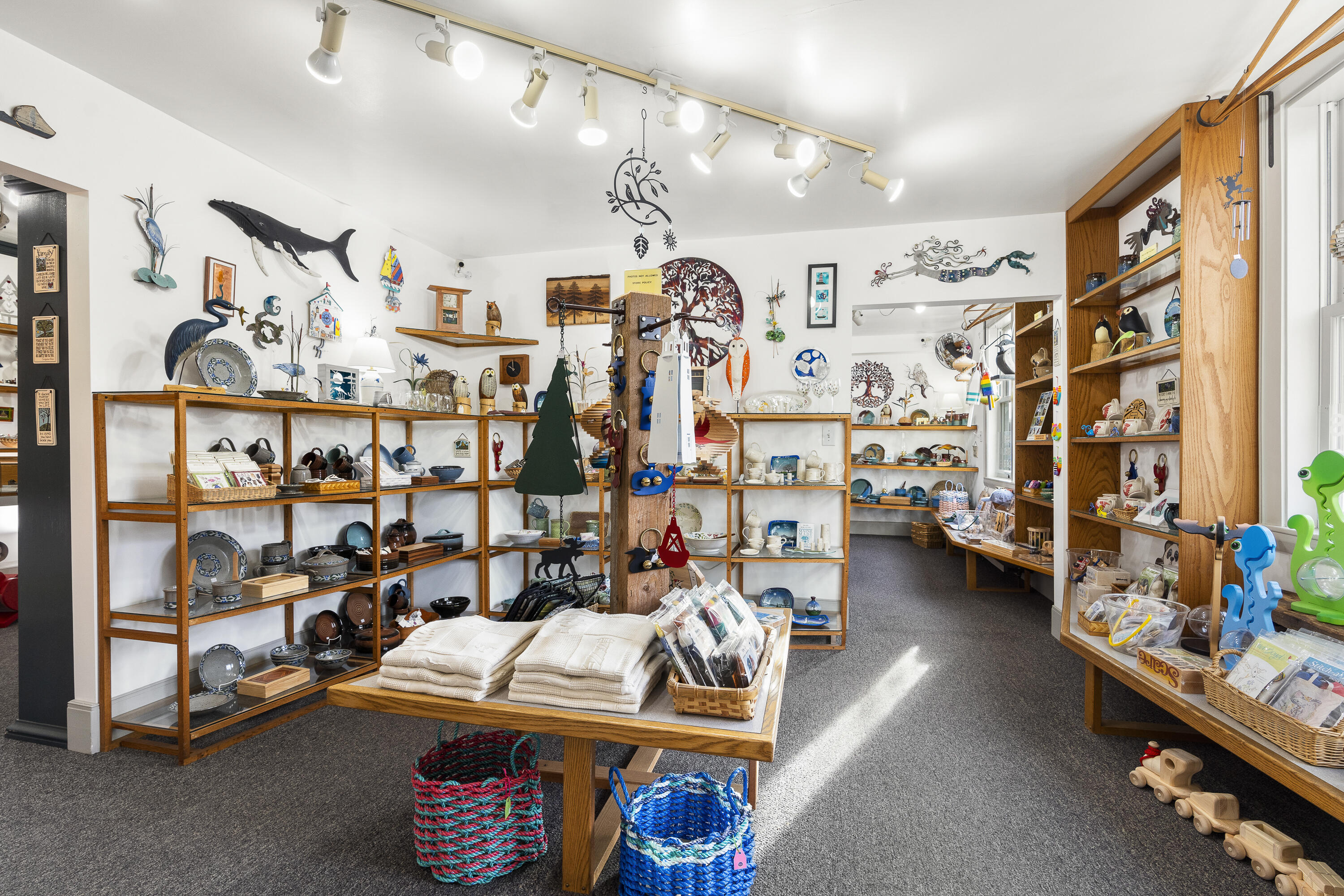 37 Townsend Avenue Boothbay Harbor, ME 04538 - Photo 7 of 51 Middle showroom