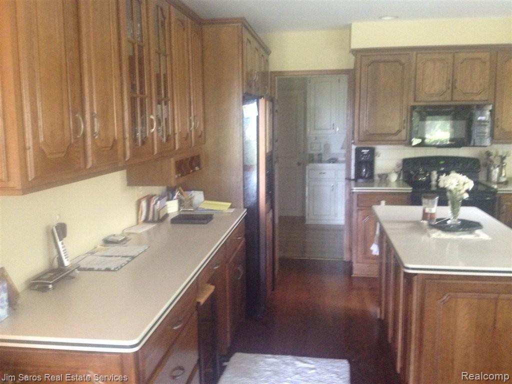 560 Shelden Road Grosse Pointe, MI 48236 - Photo 9 of 24 IMG_2133.JPG