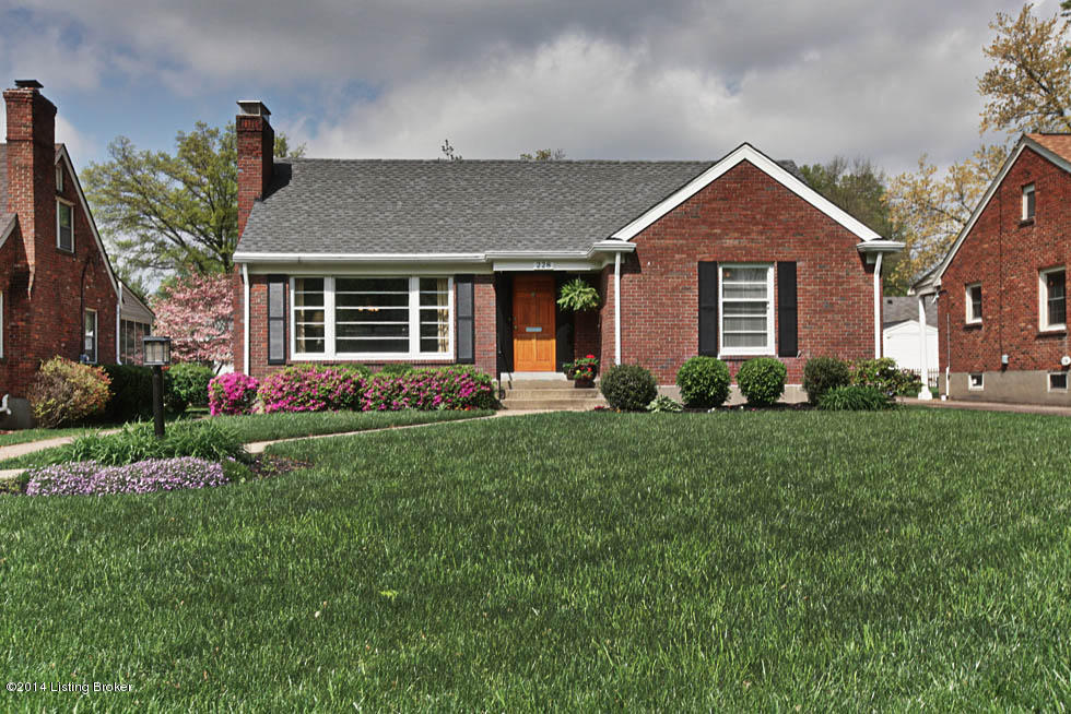 228 Ring Road Louisville, KY 40207 - Photo 2 of 31 1