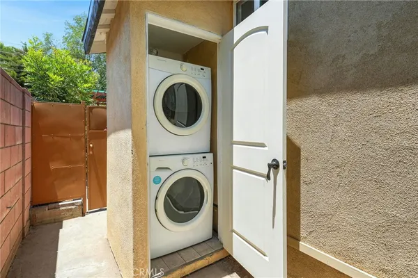 $1,800 | 9221 Swinton Avenue, North Hills, CA 91343