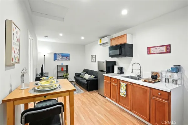 $1,800 | 9221 Swinton Avenue, North Hills, CA 91343