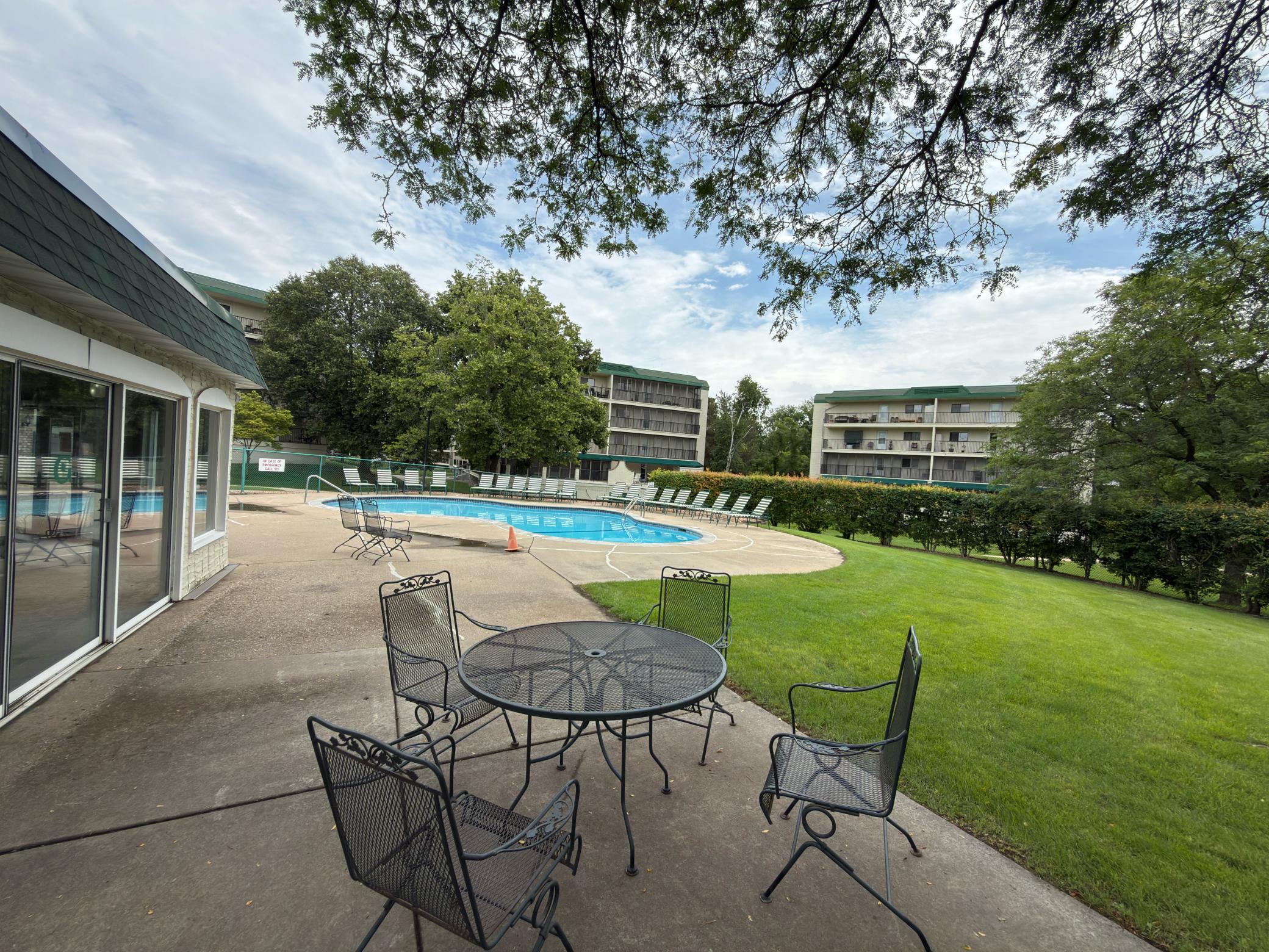 10501 Cedar Lk Road South, Unit 511 Hopkins, MN 55305 - Photo 1 of 15