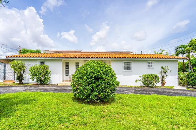 $3,200 | 1090 Northwest 24th Court, Unit 1090, Miami, FL 33125