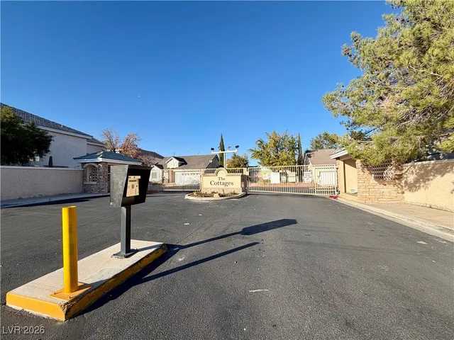 $1,795 | 5239 Green Forest Way, Las Vegas, NV 89118