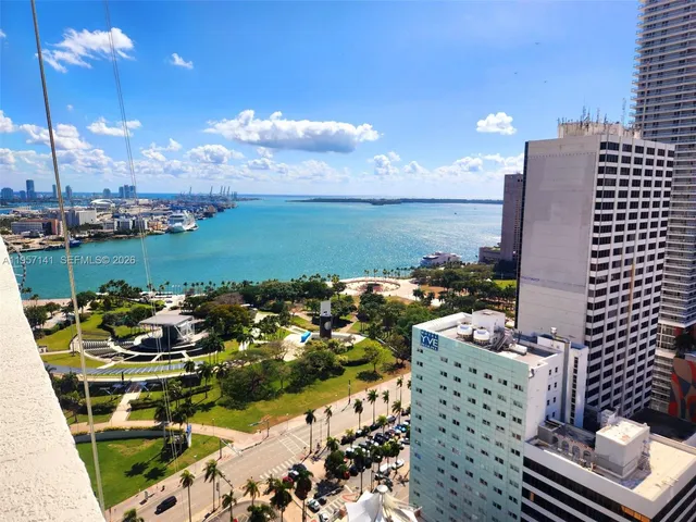 $3,800 | 244 Biscayne Boulevard, Unit 2809, Miami, FL 33132