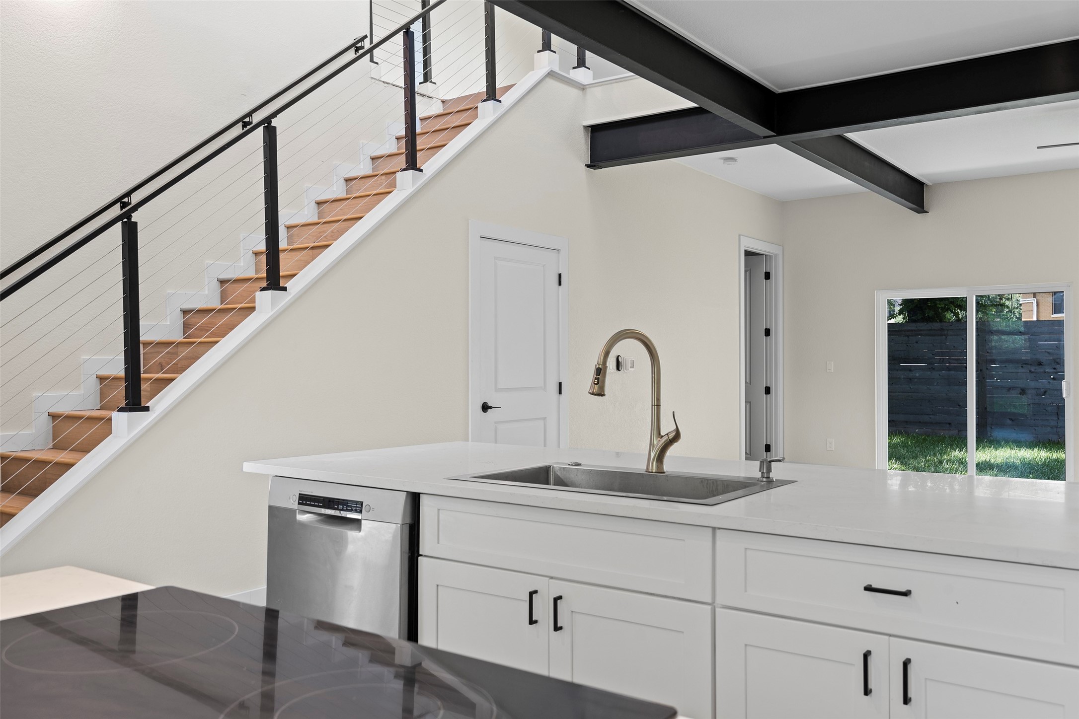 3613 Munson Street Austin, TX 78721 - Photo 13 of 36