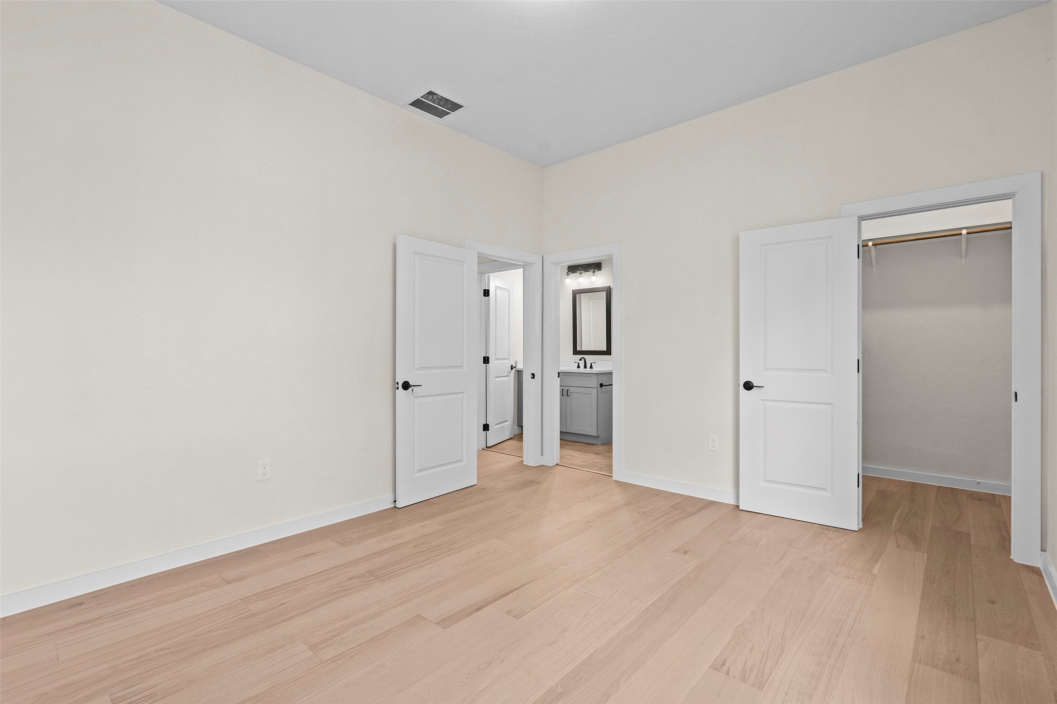 3613 Munson Street Austin, TX 78721 - Photo 28 of 36
